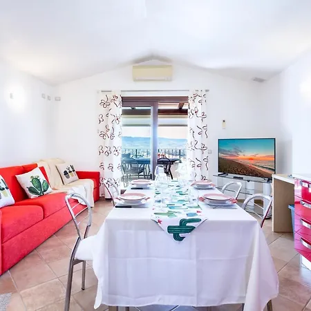 Apartman The Balcony - By Welcomely Badesi